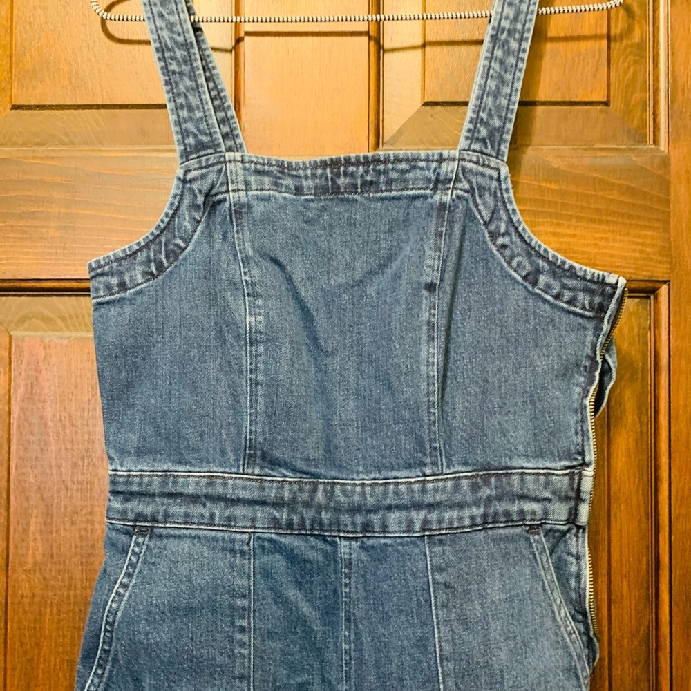 J. Crew Denim Jeans in Light Blue Wash - Picture 2 of 14